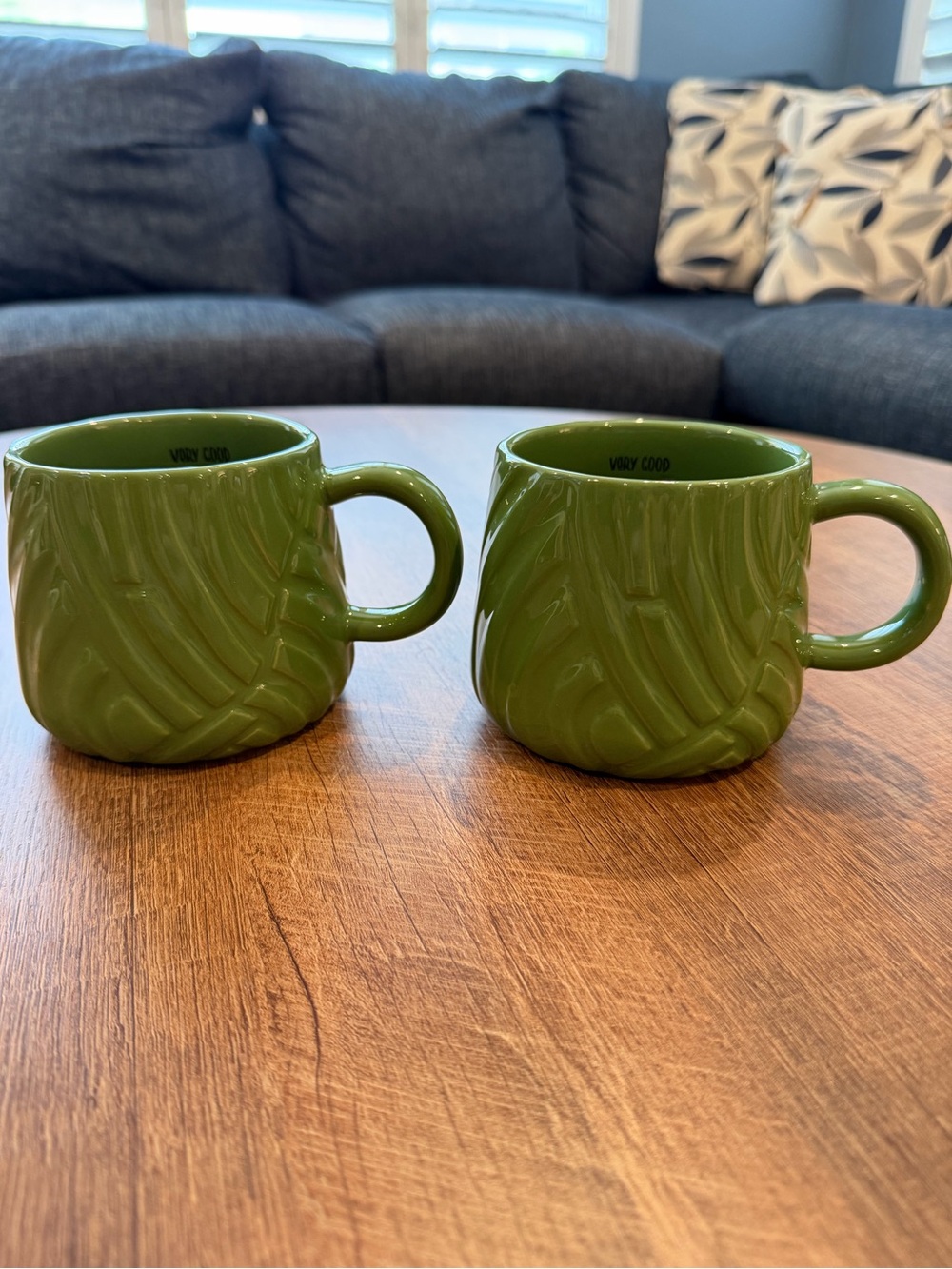 Olive Green Ceramic Mugs with Textured Leaf Pattern - Set of 2